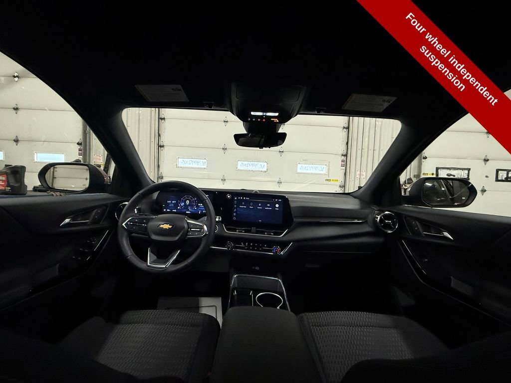 Used 2025 Chevrolet Equinox LT w/ Safety and Technology Package image 43