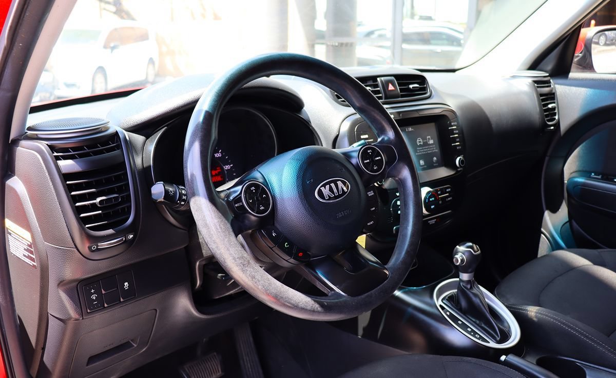 Used 2018 Kia Soul + FWD image 39