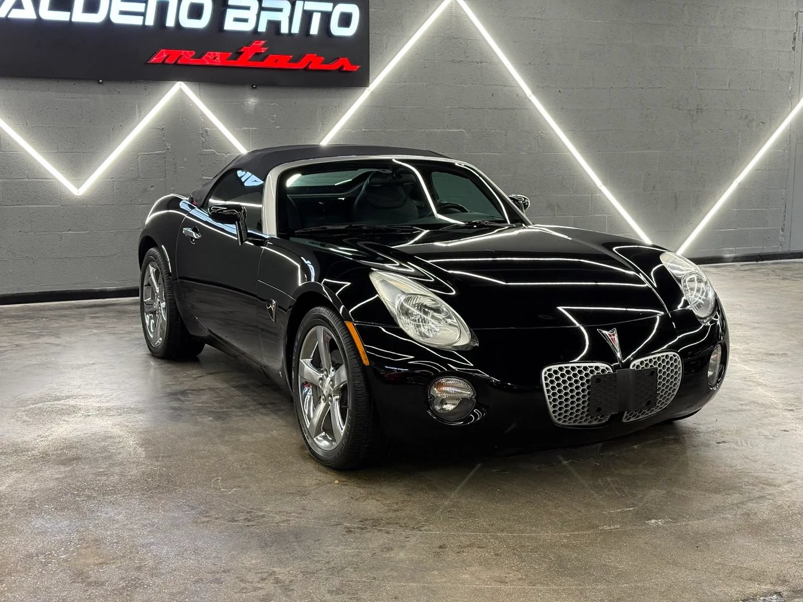 Used 2006 Pontiac Solstice Convertible w/ Premium Package RWD image 15