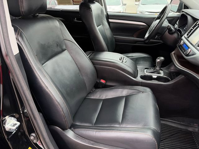 Used 2018 Toyota Highlander XLE w/ Protection Package #3 AWD/4WD image 37