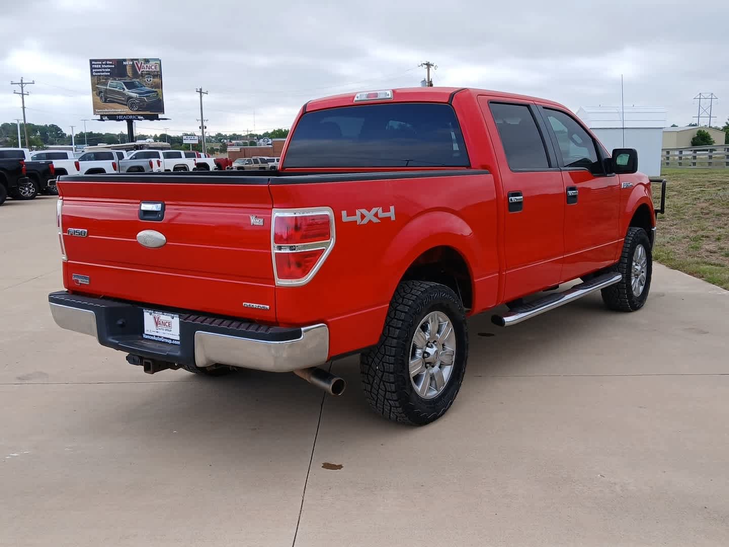 Used 2011 Ford F150 XLT w/ XLT Chrome Pkg AWD/4WD image 8