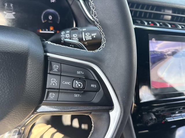 Used 2023 Jeep Grand Cherokee Altitude image 35