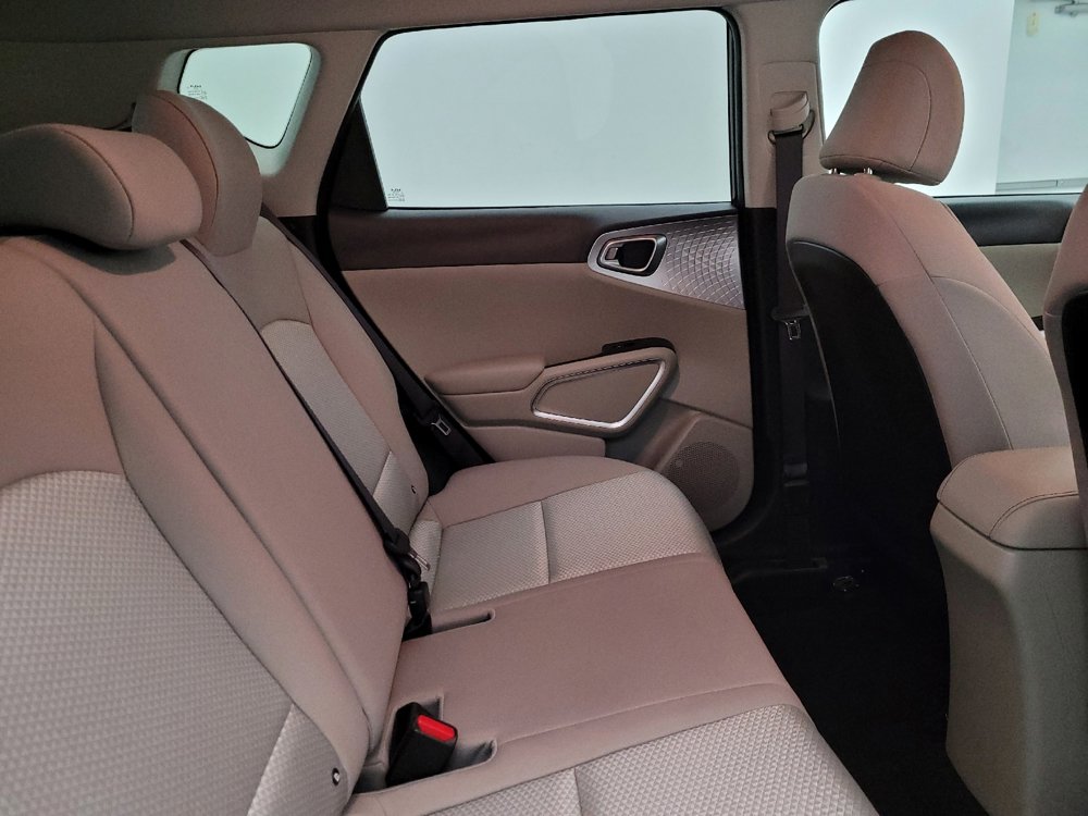 Used 2025 Kia Soul LX FWD image 19