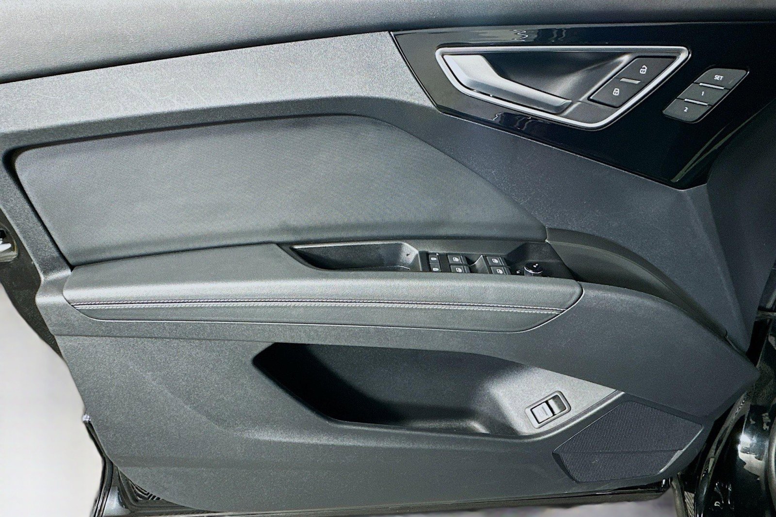 Used 2023 Audi Q4 e-tron Premium Plus w/ Premium Plus image 21