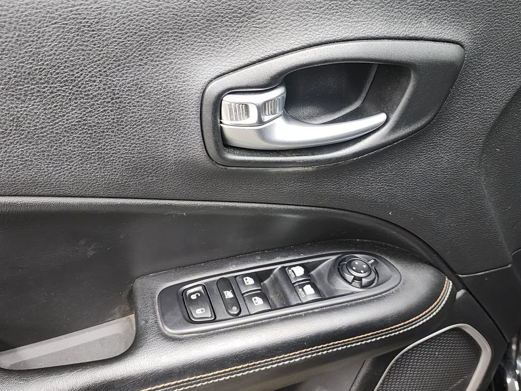 Used 2019 Jeep Compass Latitude image 10