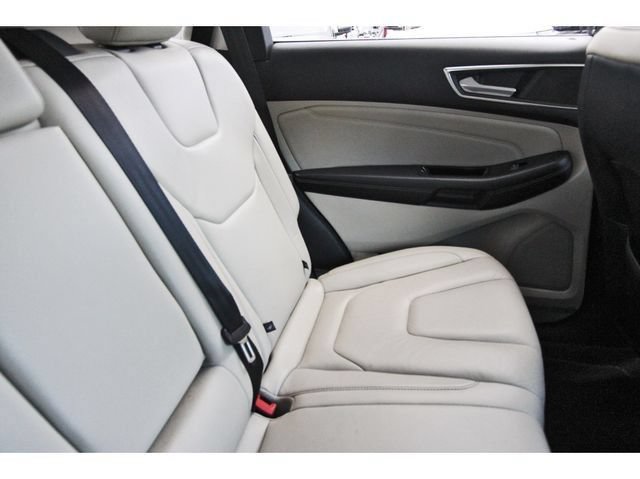 Used 2015 Ford Edge Titanium FWD image 10