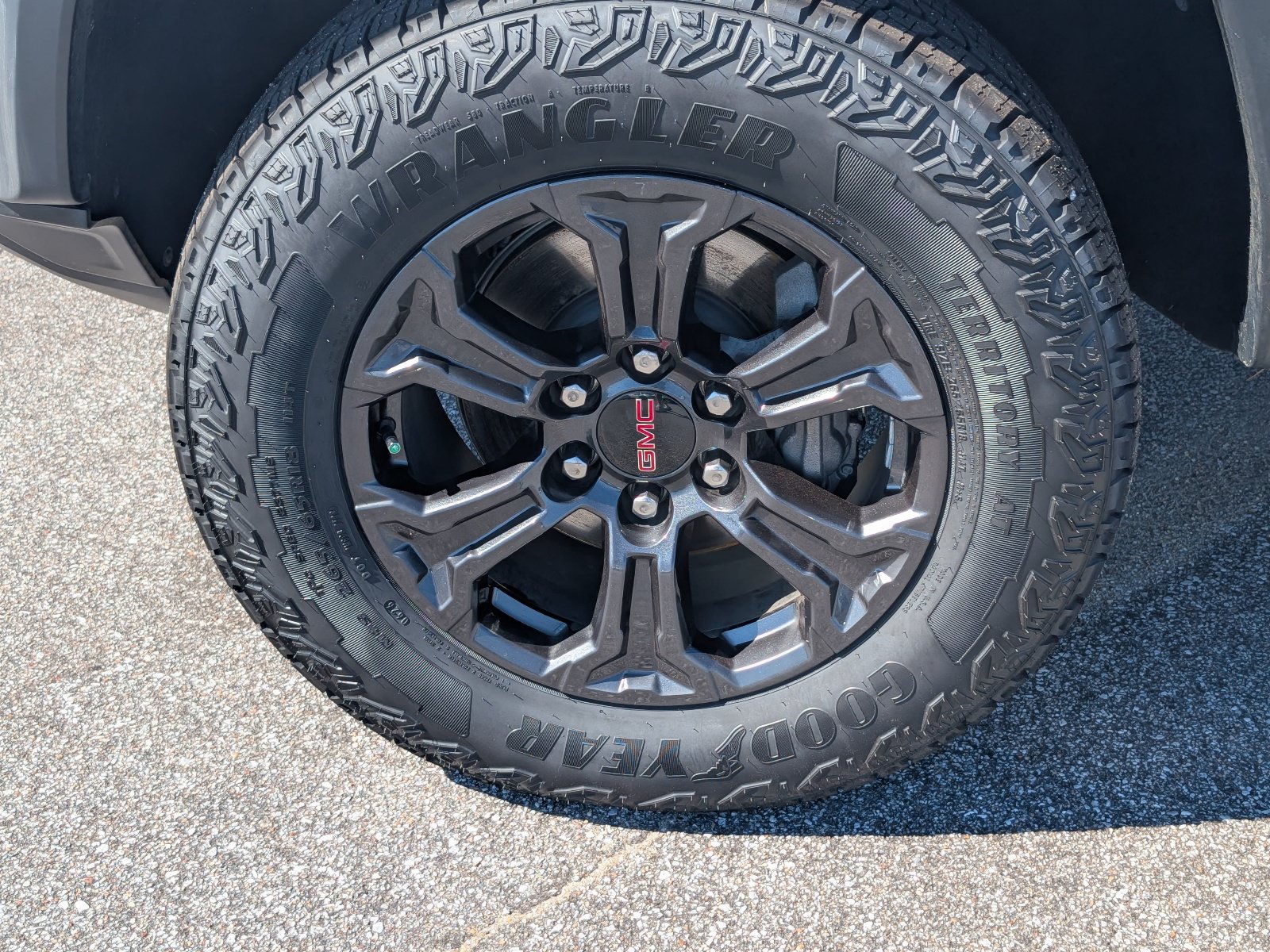 Used 2025 GMC Canyon Elevation AWD/4WD image 9