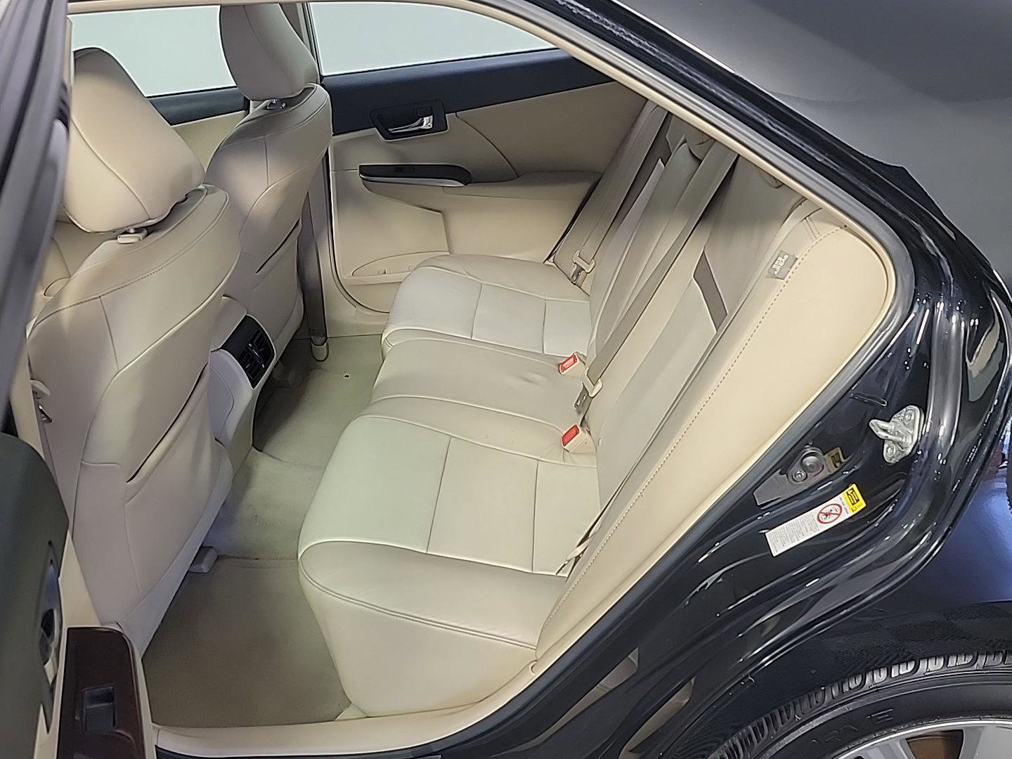 Used 2012 Toyota Camry XLE w/ Leather Pkg FWD image 16