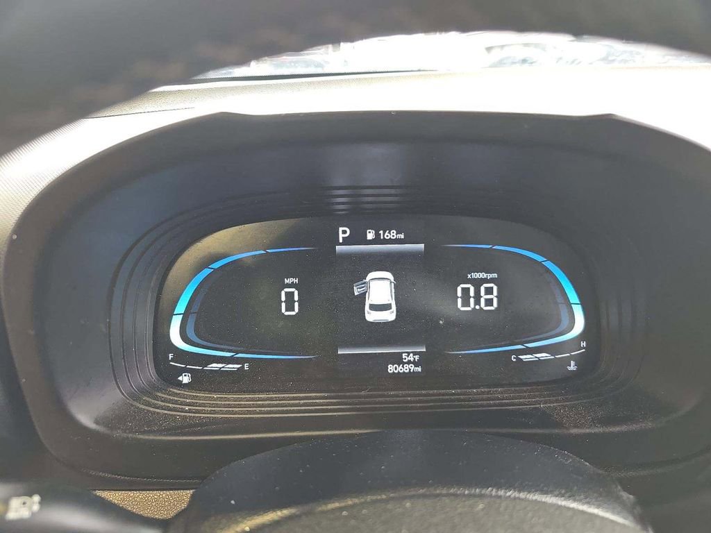 Used 2023 Hyundai Venue SEL image 3