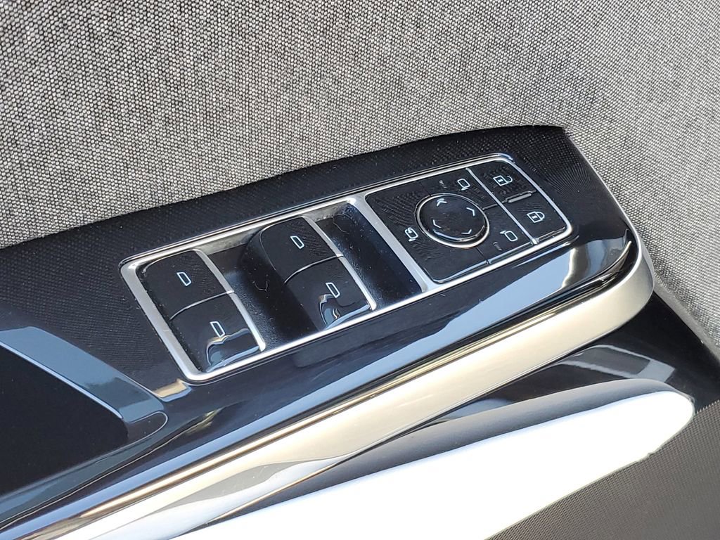 Used 2025 Cadillac Escalade Premium Luxury Platinum AWD/4WD image 22