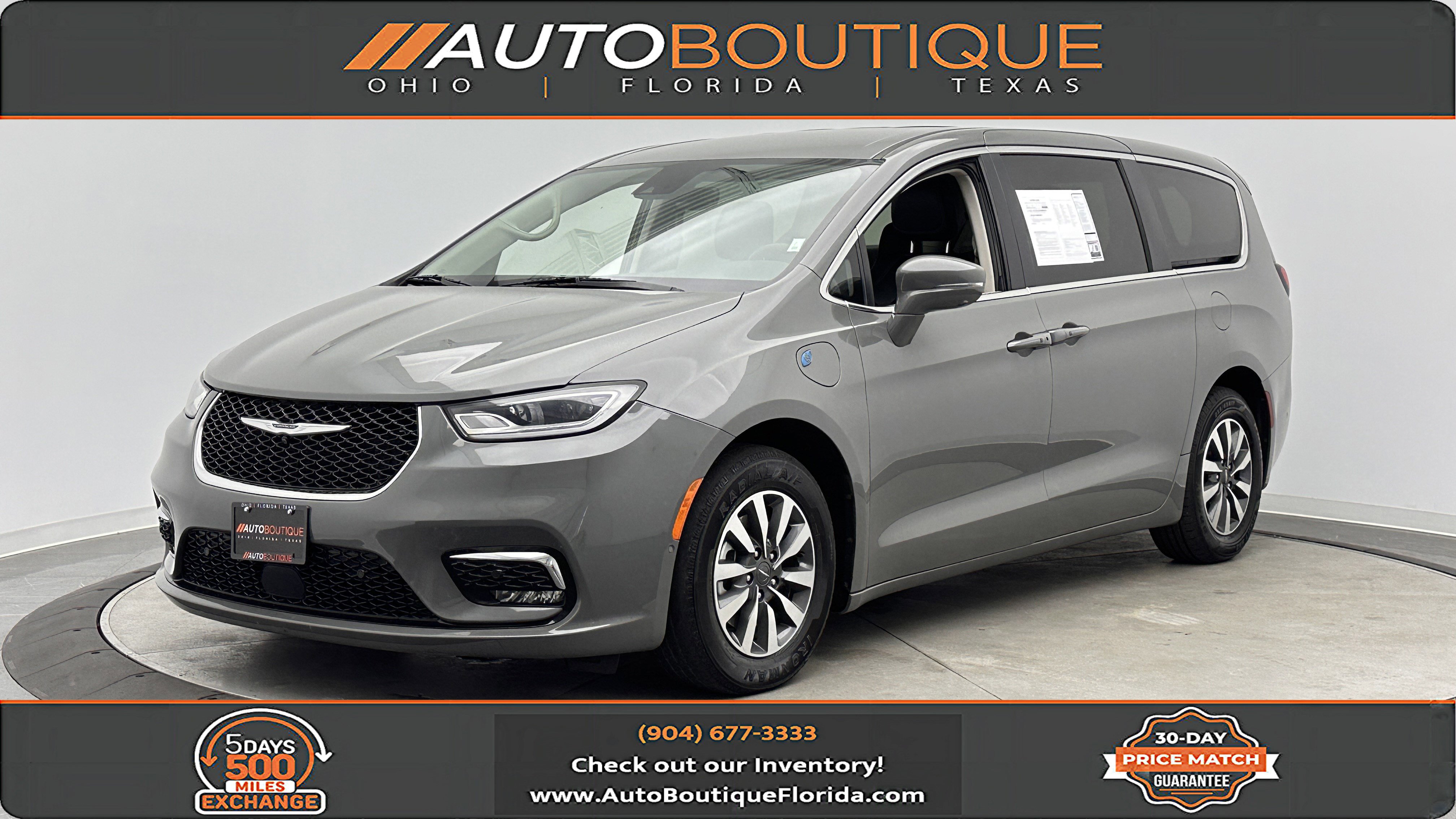 Used 2022 Chrysler Pacifica Touring-L w/ Uconnect Theater Family Group FWD image 1