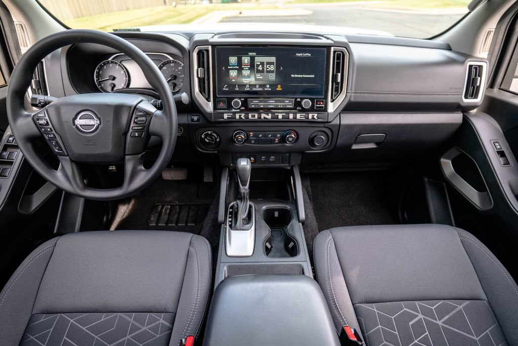 Used 2025 Nissan Frontier SV AWD/4WD image 12