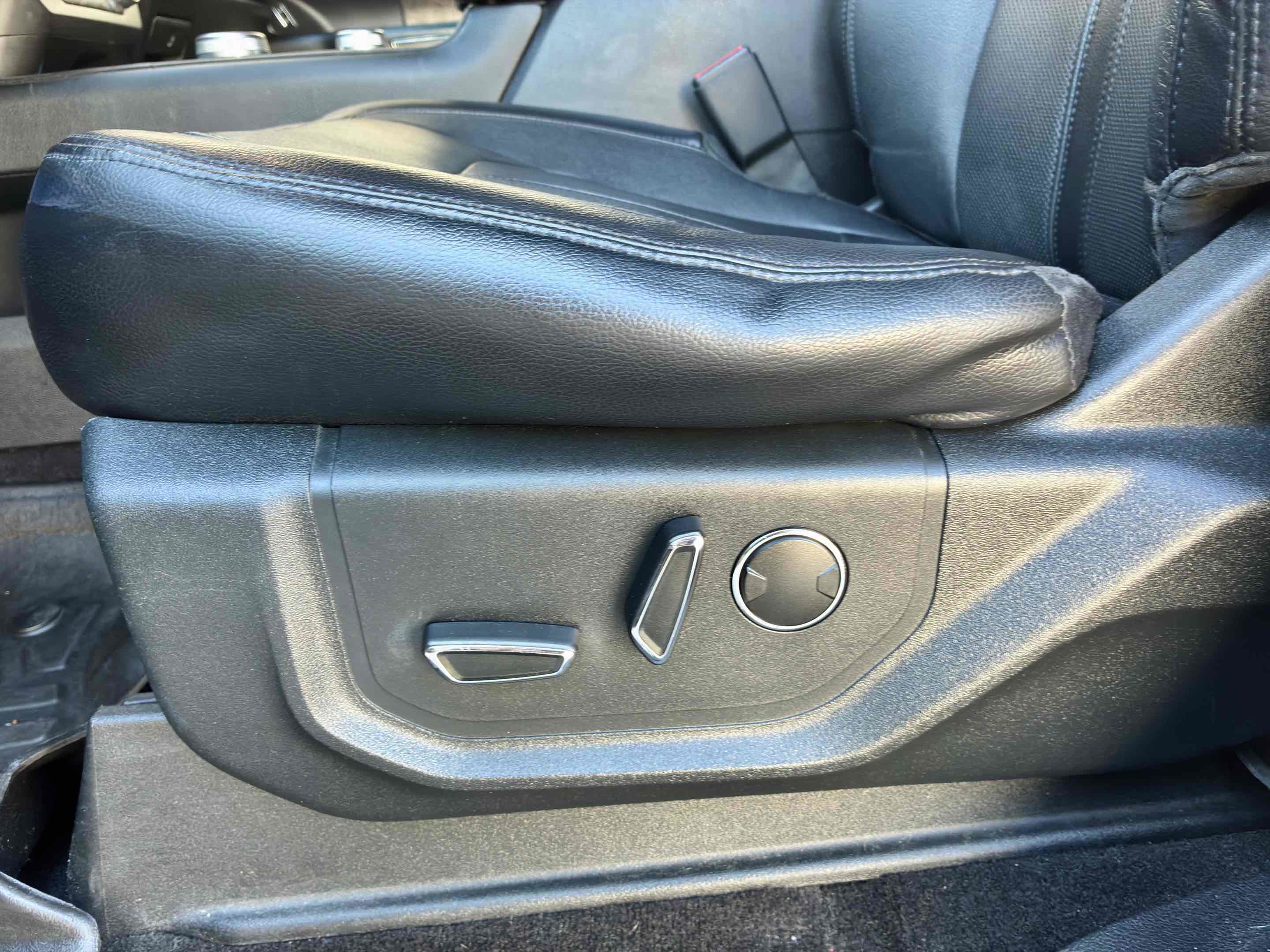 Used 2019 Ford Expedition Limited w/ Equipment Group 301A AWD/4WD image 35