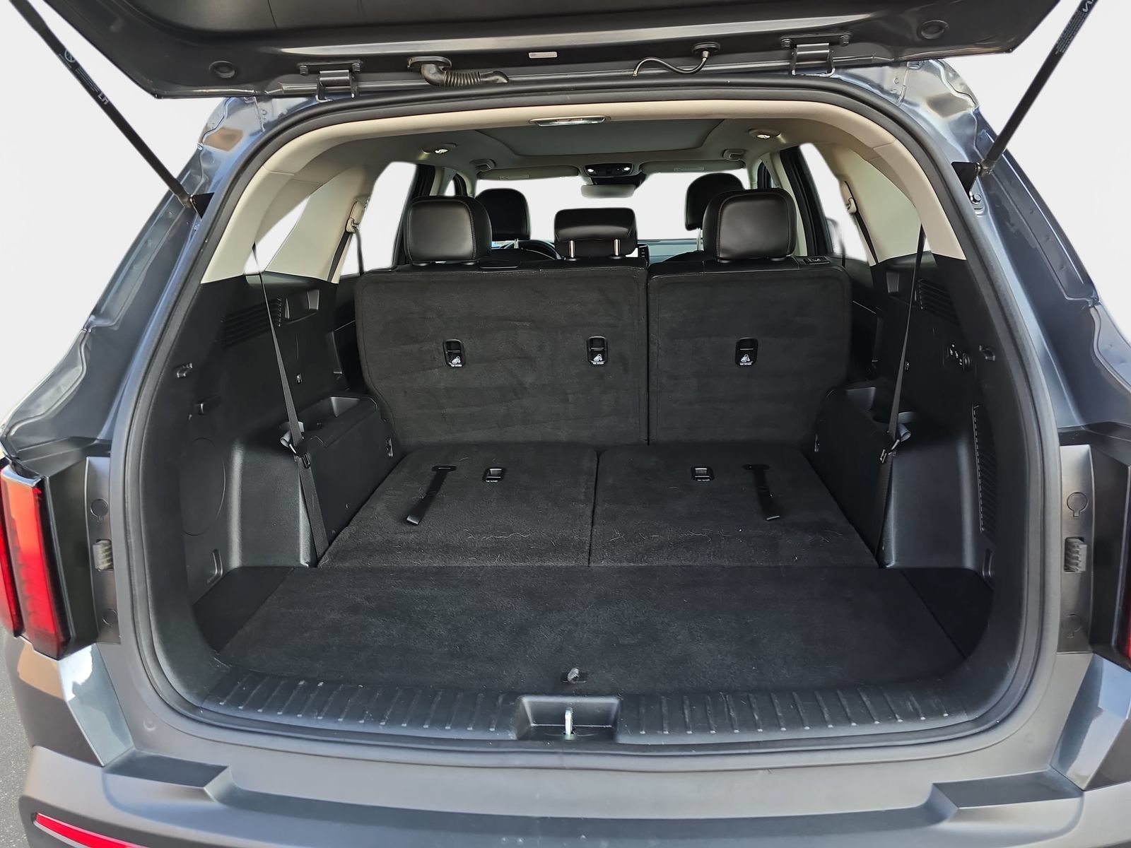 Used 2023 Kia Sorento S w/ Panoramic Sunroof Package AWD/4WD image 14