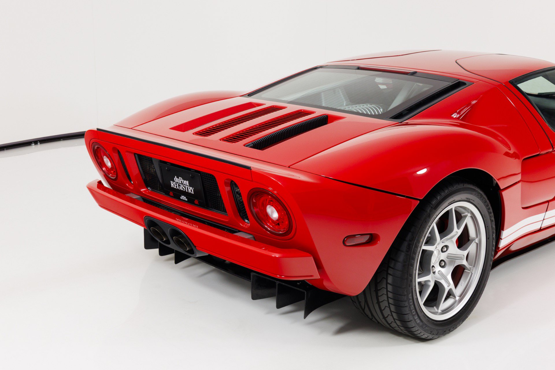 Used 2006 Ford GT RWD image 83