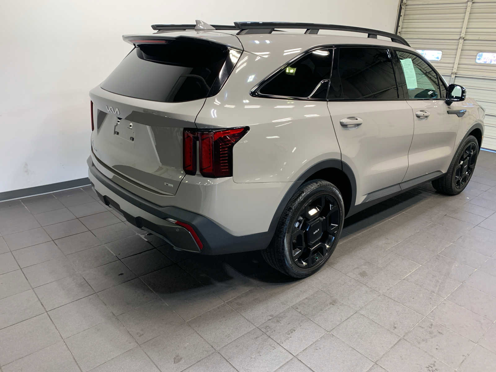 Used 2024 Kia Sorento X-Line EX image 3