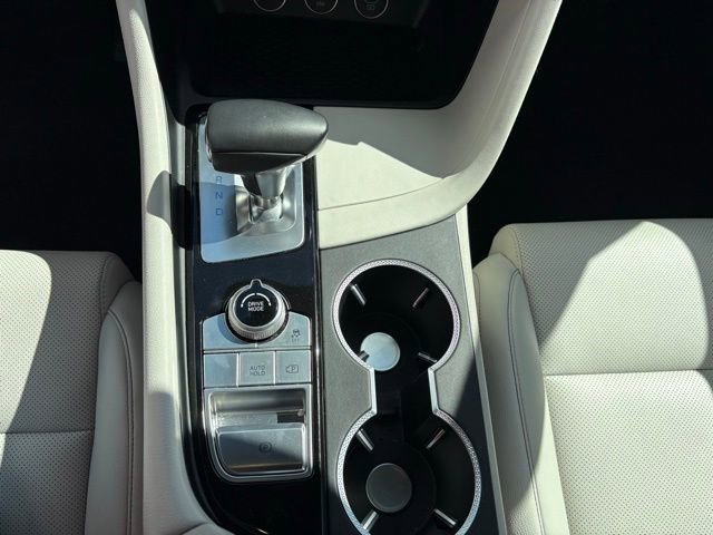 Used 2025 Genesis G70 2.5T image 23