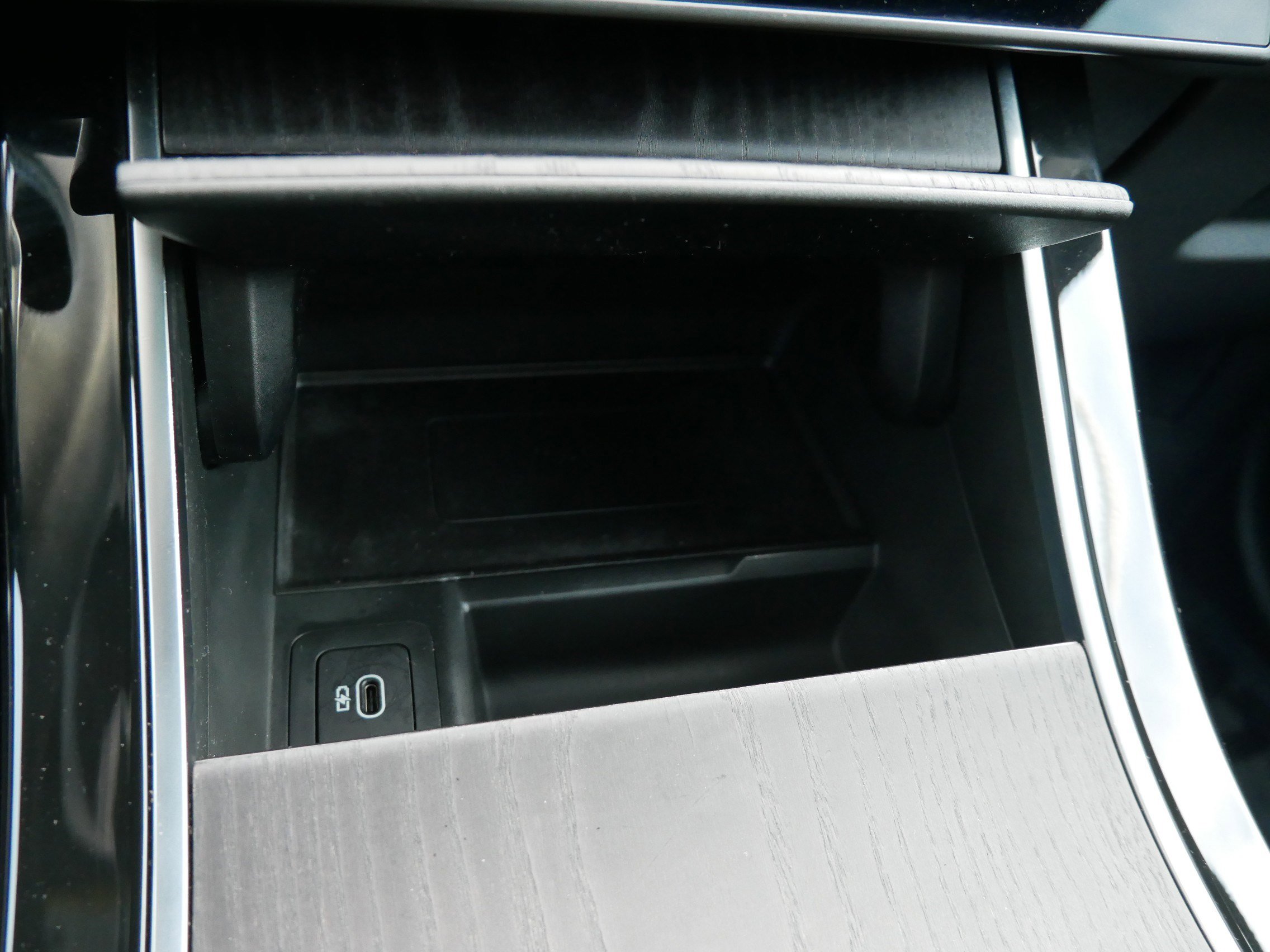 Used 2025 Land Rover Range Rover Velar Dynamic SE image 28