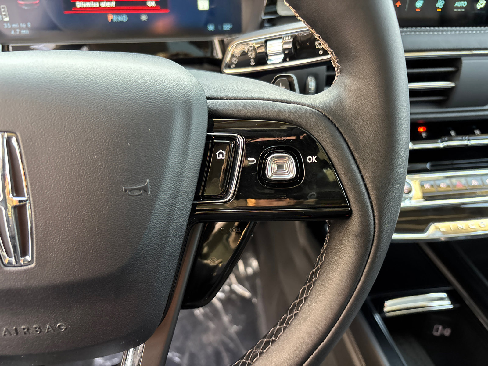 New 2026 Lincoln Corsair Premiere image 18