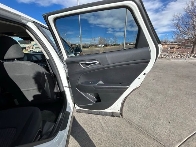 Used 2024 Kia Sportage LX image 25