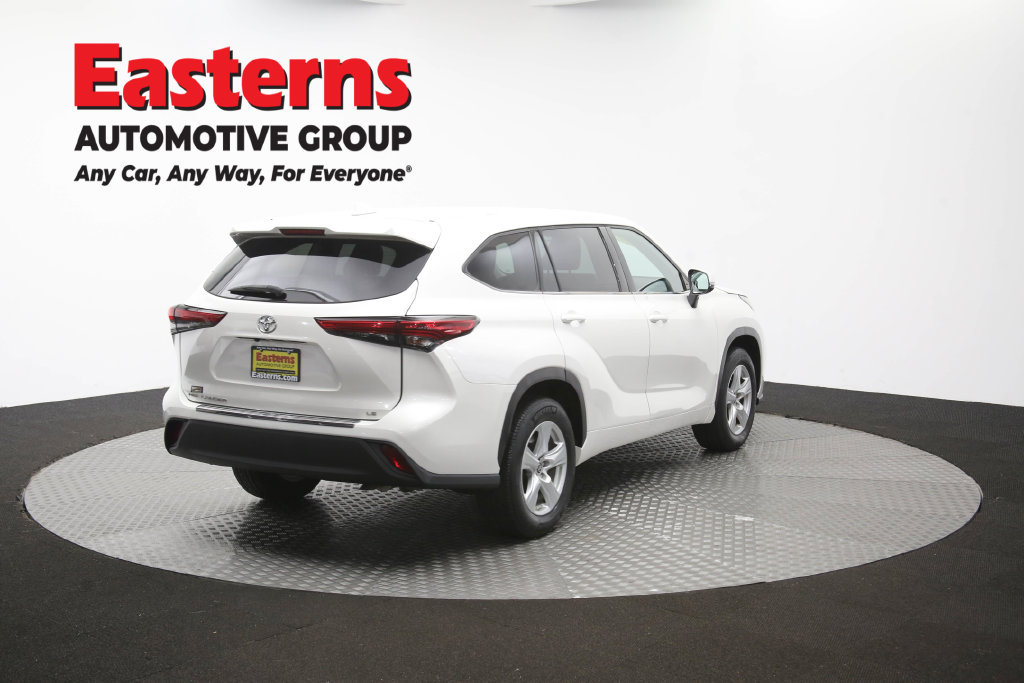 Used 2020 Toyota Highlander LE FWD image 43