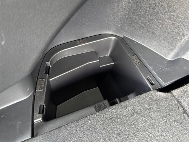 Used 2023 Toyota Highlander LE image 32