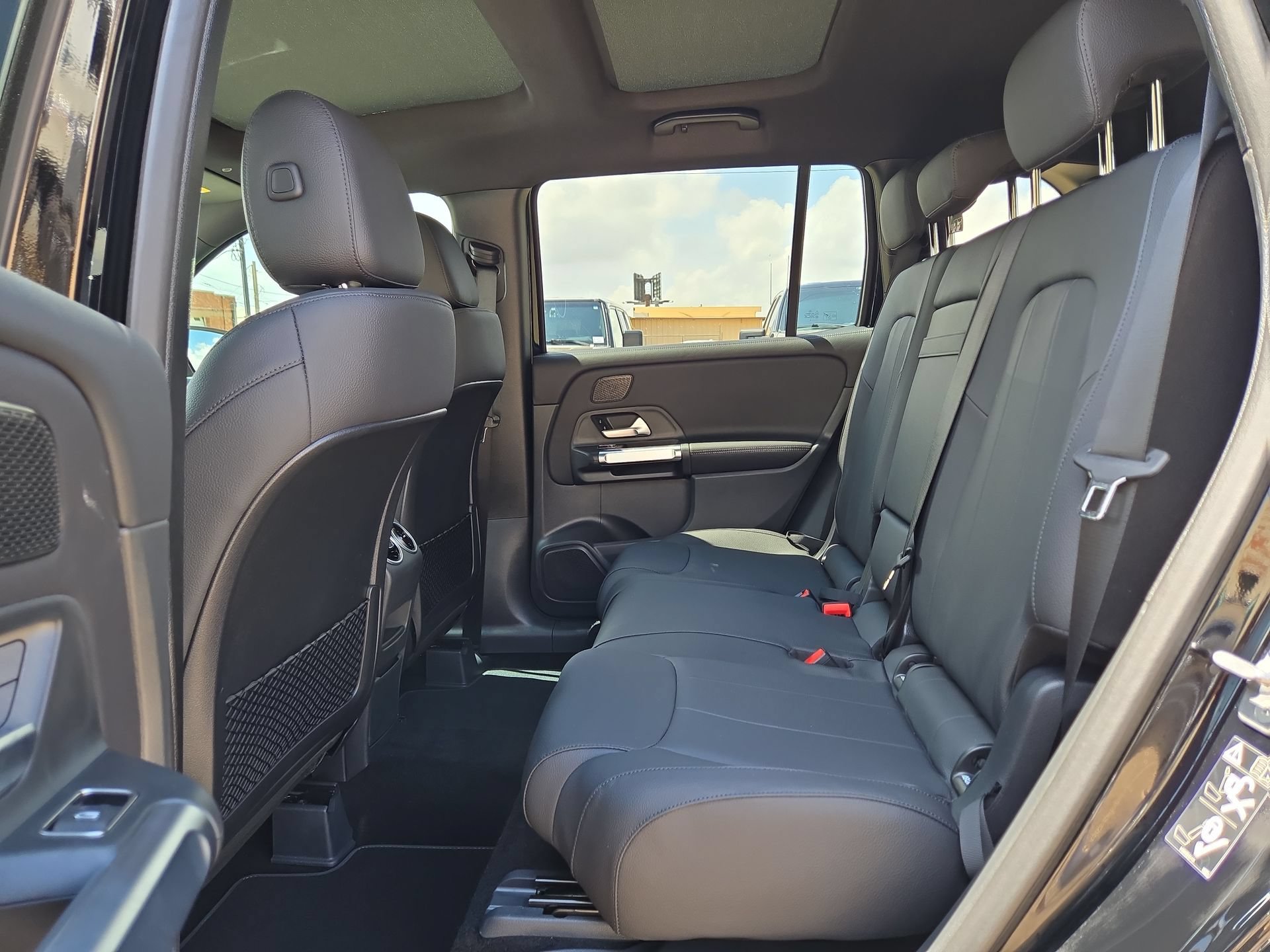 New 2026 Mercedes-Benz GLB 250 image 13