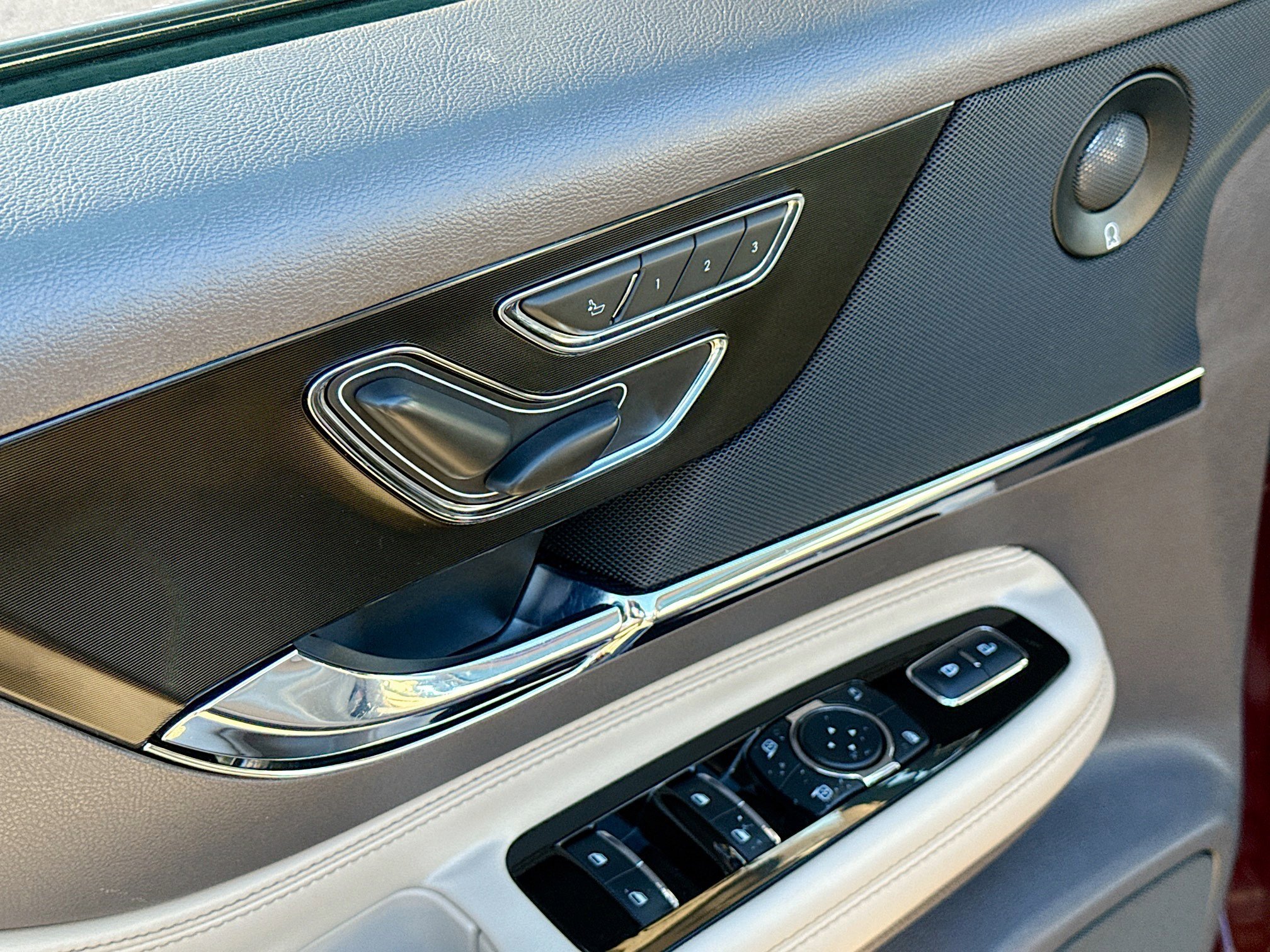 Used 2021 Lincoln Corsair Reserve image 8