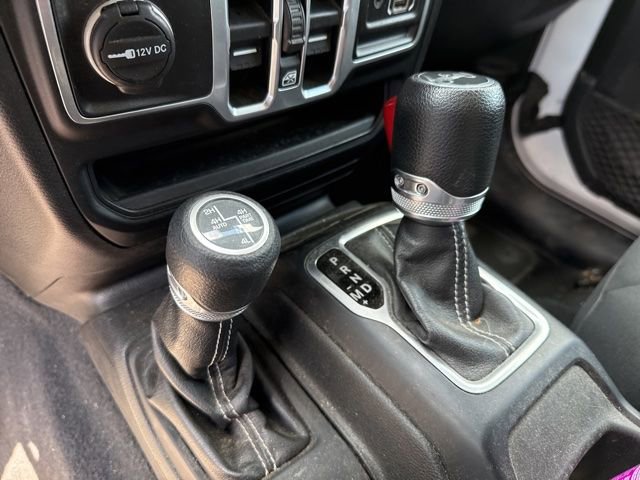 Used 2018 Jeep Wrangler Unlimited Sahara w/ Safety Group AWD/4WD image 10