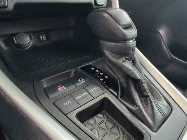 Used 2024 Toyota RAV4 XLE image 32