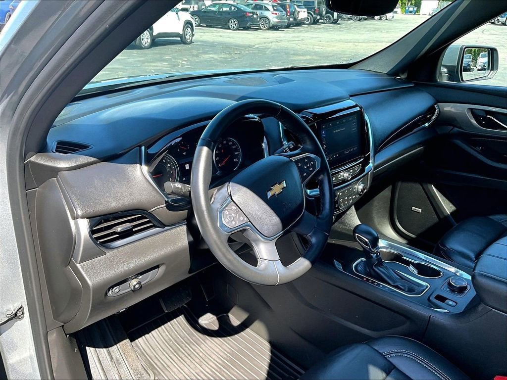 Used 2023 Chevrolet Traverse LT w/ LT Premium Package AWD/4WD image 8
