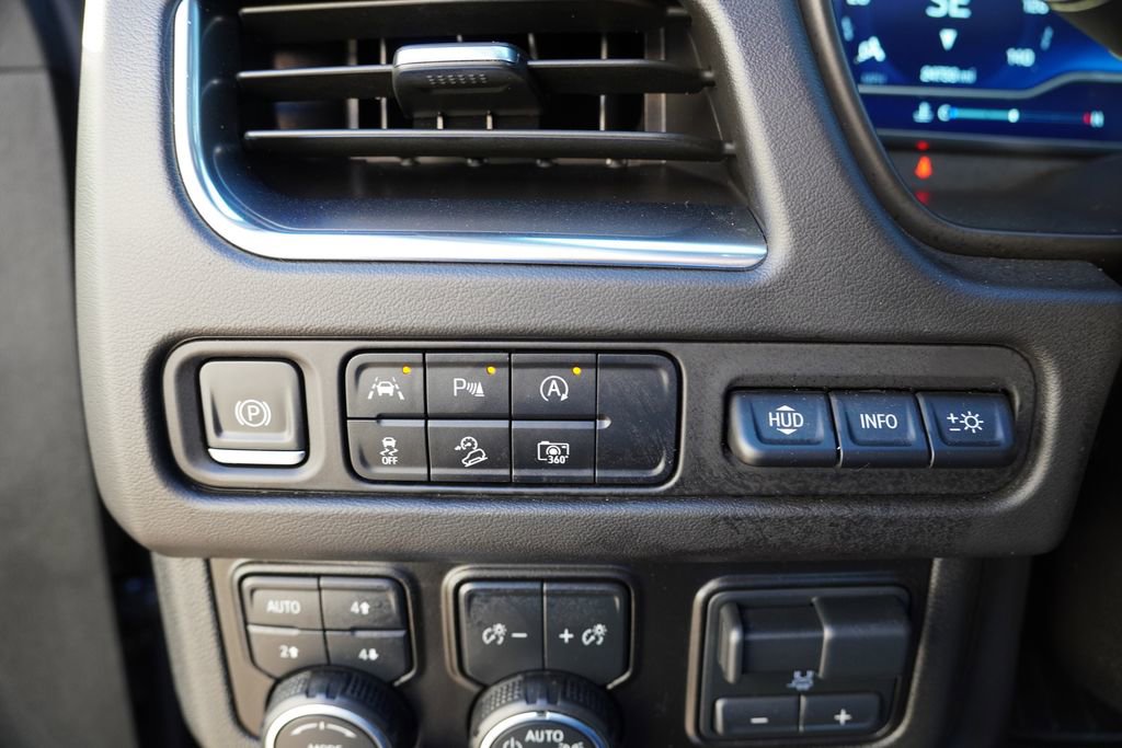 Certified 2024 Chevrolet Suburban High Country image 29