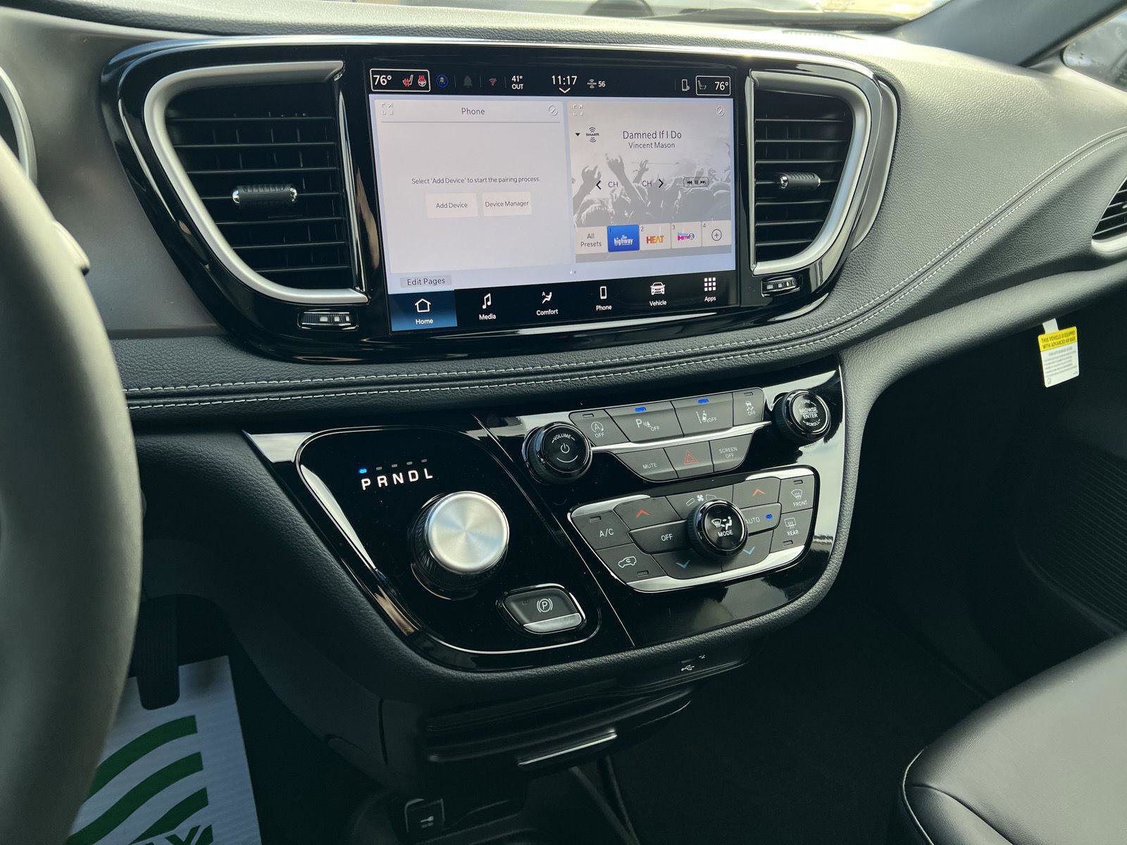 New 2026 Chrysler Pacifica Select image 22
