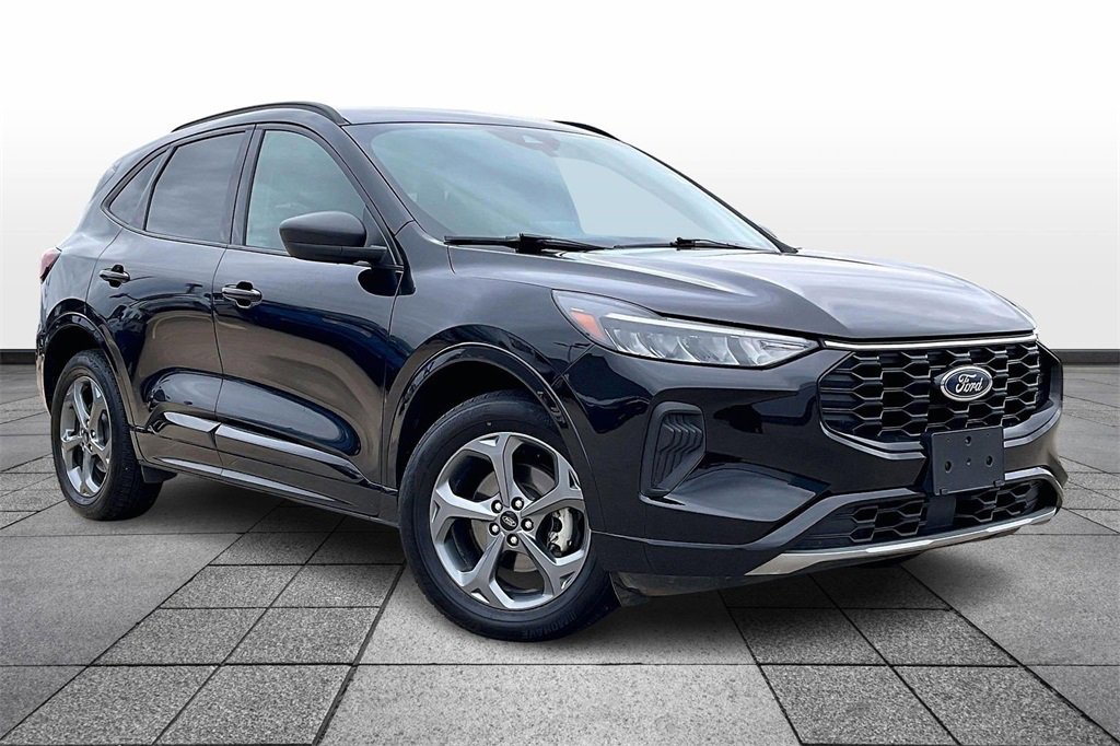 Used 2023 Ford Escape ST-Line image 2