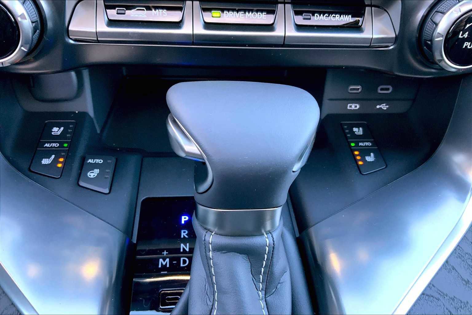 New 2025 Lexus LX 600 4WD w/ Luxury Package image 18