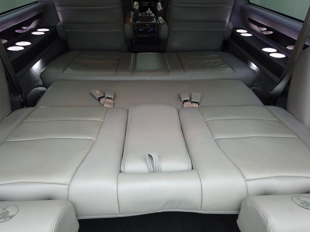 Used 2020 GMC Savana 2500 Extended w/ Enhanced Convenience Package image 9