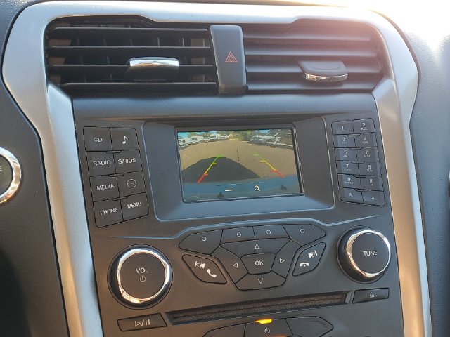 Used 2018 Ford Fusion SE FWD image 21