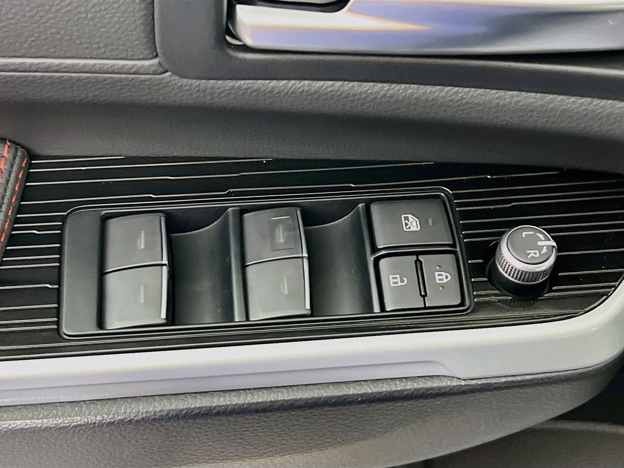 New 2026 Toyota Sienna XSE FWD image 16