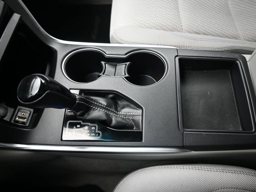 Used 2017 Toyota Camry LE image 20