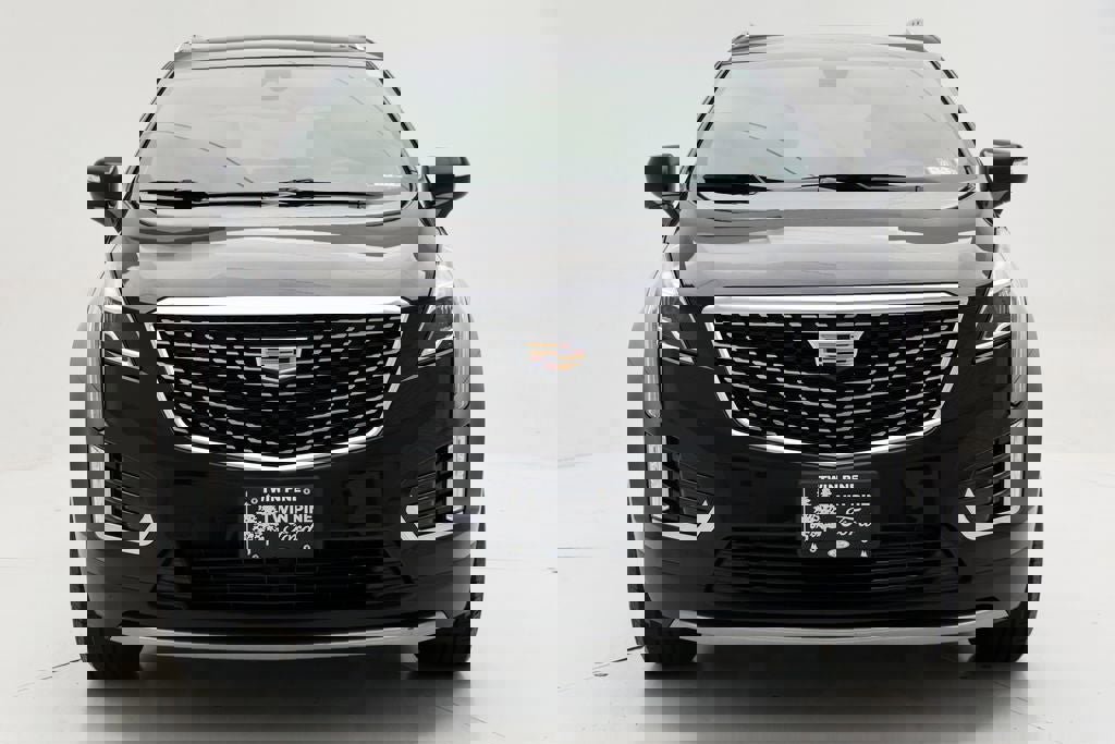 Used 2022 Cadillac XT5 Premium Luxury AWD/4WD image 4