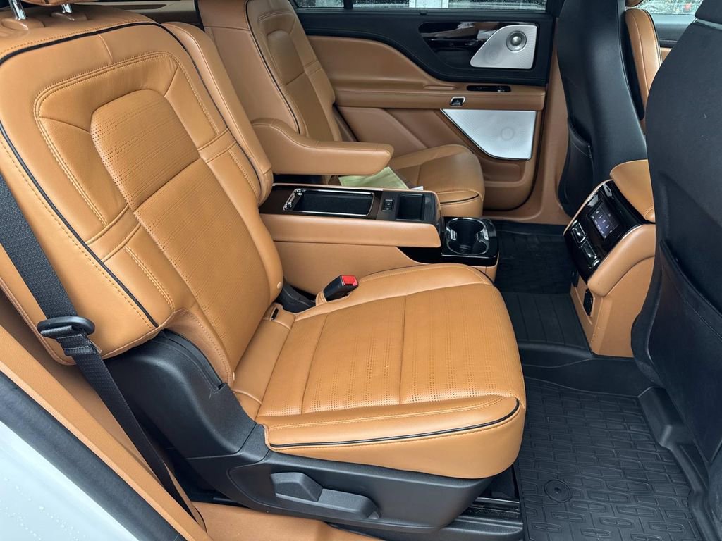 Used 2022 Lincoln Aviator Black Label w/ Dynamic Handling Package image 15
