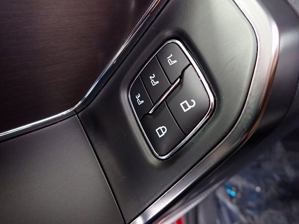 Used 2024 Ford F150 Platinum image 2