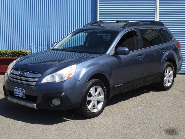 Used 2013 Subaru Outback 3.6R Limited w/ Moonroof Pkg AWD/4WD image 2