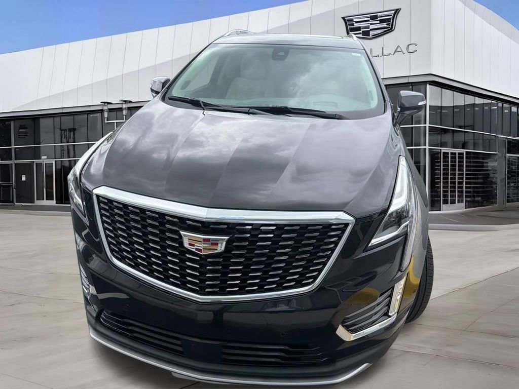 Used 2023 Cadillac XT5 Premium Luxury w/ Technology Package FWD image 5
