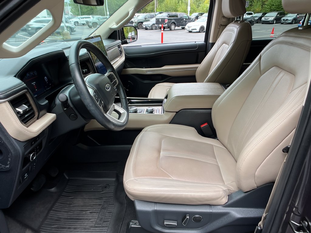Used 2024 Ford Expedition Limited AWD/4WD image 9