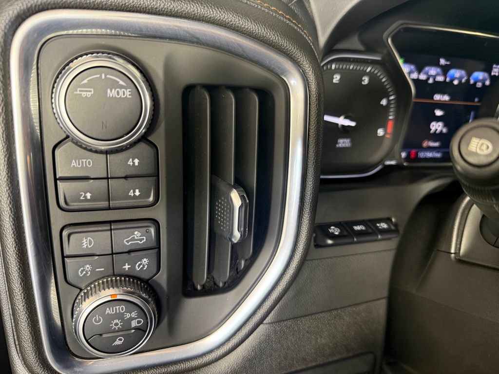 Used 2021 GMC Sierra 3500 AT4 w/ AT4 Premium Plus Package AWD/4WD image 33