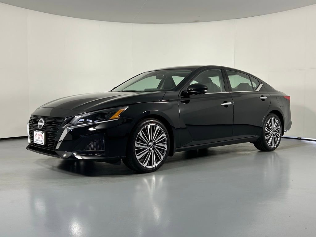 Used 2025 Nissan Altima 2.5 SL FWD image 3