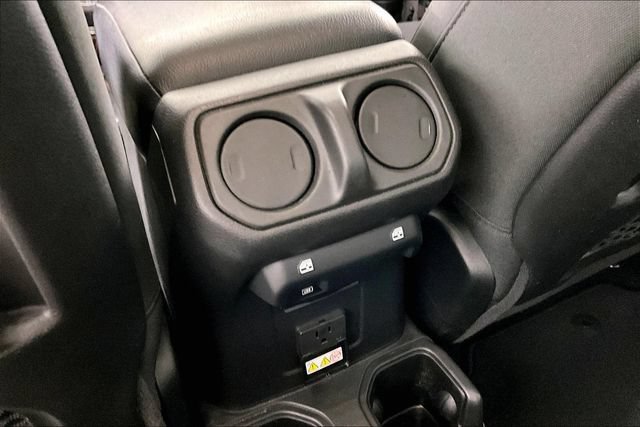Used 2022 Jeep Gladiator Rubicon AWD/4WD image 9