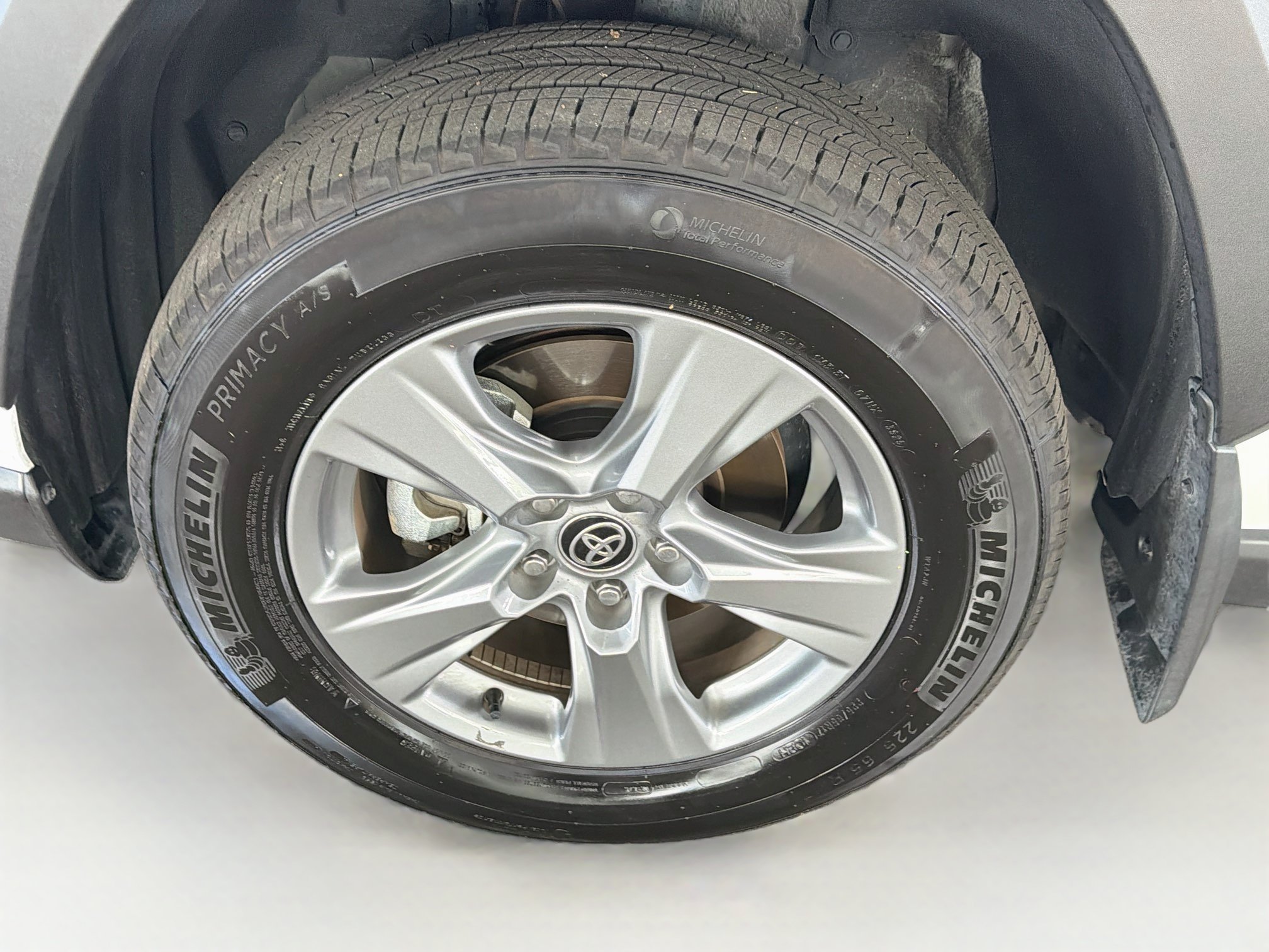 Used 2025 Toyota RAV4 LE AWD/4WD image 11