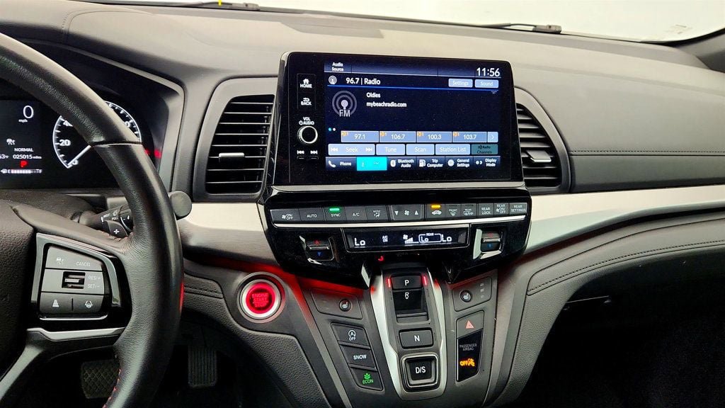 Used 2025 Honda Odyssey Sport-L image 17